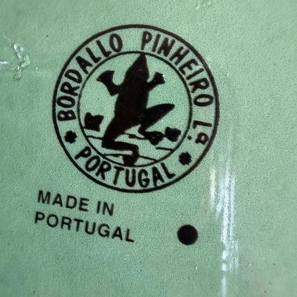 Majolica green Leaf-Shaped Ceramic Plate Bordallo pinheiro Portugal - Picture 5 of 5